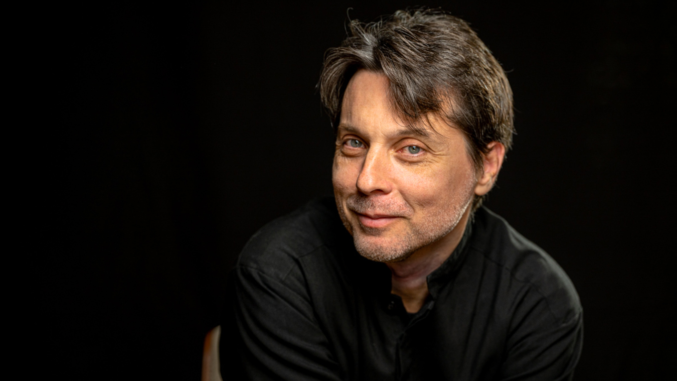 Roberto <br>Forés Veses 11 1Slider autres photos artistes - Productions Internationales Albert Sarfati