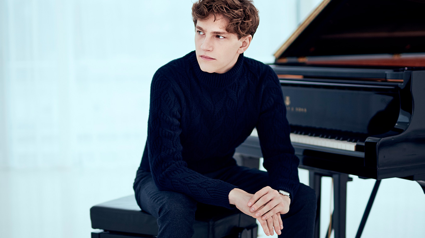 JAN LISIECKI 2 JAN-Lisiecky-photo-Christoph-Kostlin