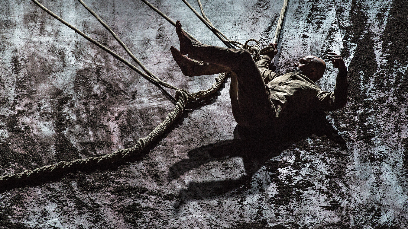 AKRAM KHAN 2 AKRAM KHAN Xenos 5 Slider autres photos productions 20 21 - Productions Internationales Albert Sarfati