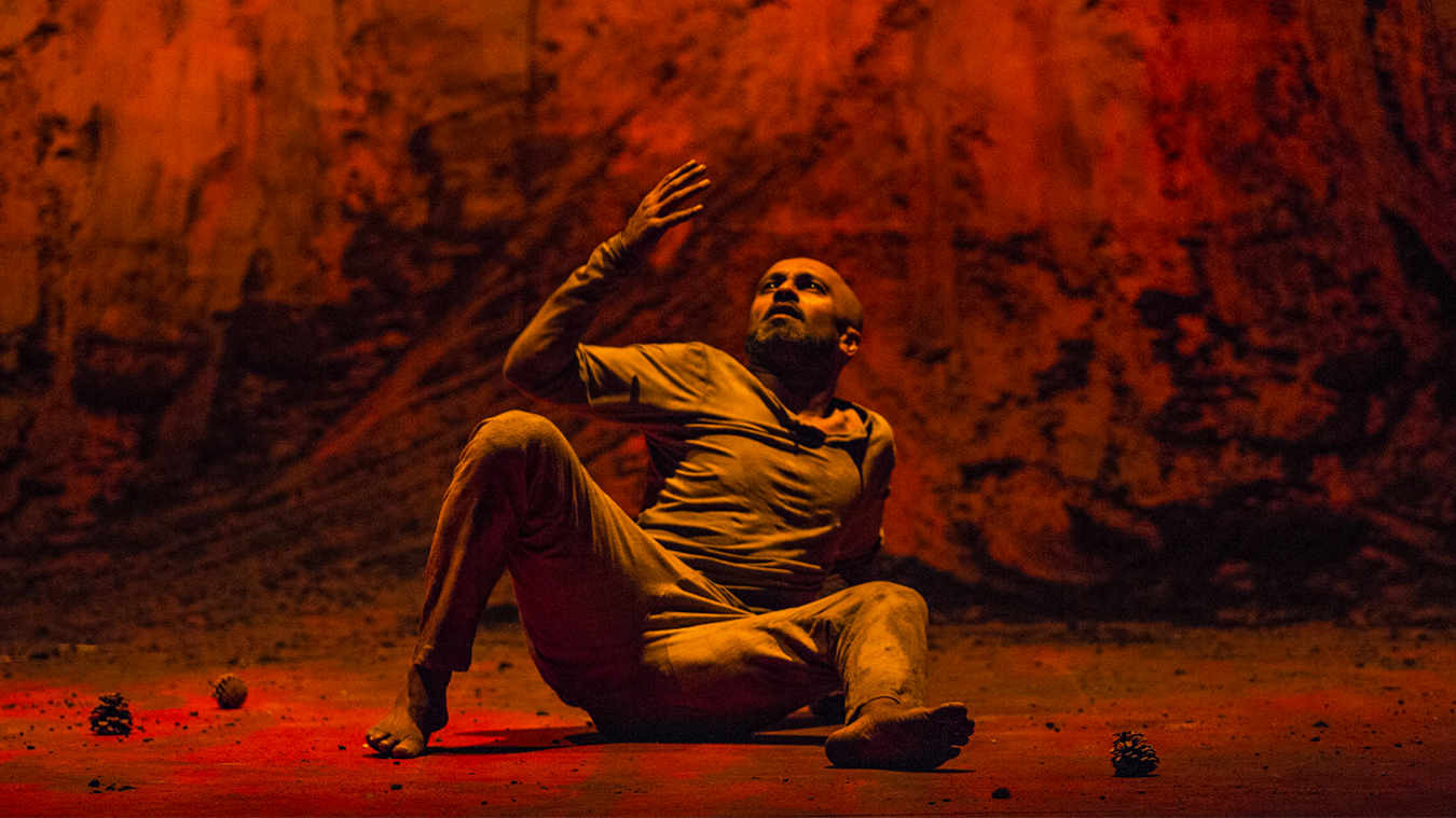 AKRAM KHAN 6 AKRAM KHAN Xenos 6 Slider autres photos productions 20 21 - Productions Internationales Albert Sarfati