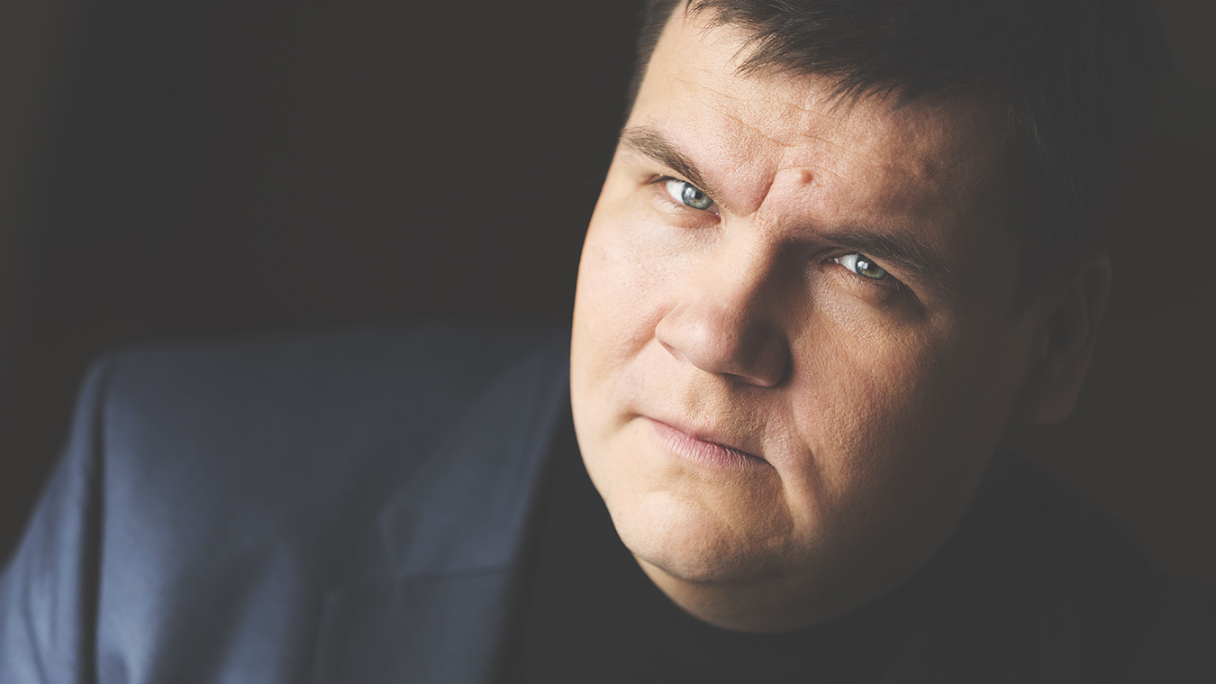 Andris <br>Poga 5 Andris Poga PhotoJanis Porietis Slider autres photos artistes - Productions Internationales Albert Sarfati