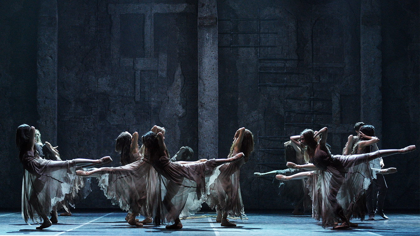 Giselle 5 Akram Khan ENB photo Laurent Liotardo Slider autres photos productions 22 23 - Productions Internationales Albert Sarfati