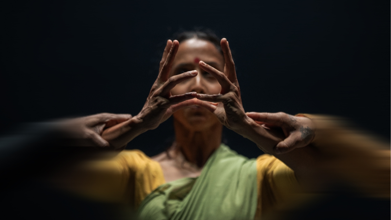 AKRAM KHAN | GIGENIS 4 GIGENIS Slider autres photos danse 24 25 3 - Productions Internationales Albert Sarfati
