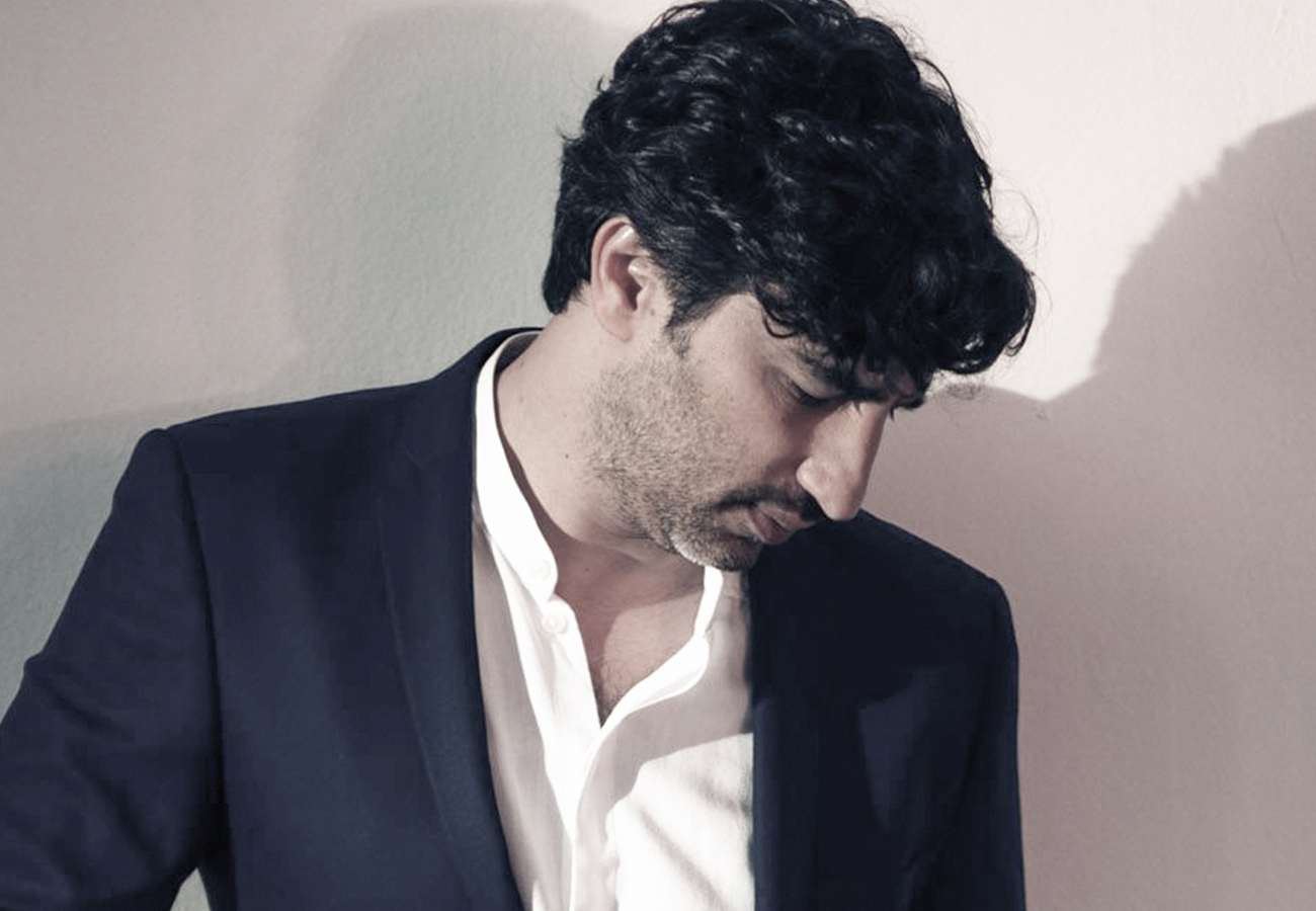 Avi Avital photo Christoph Kostlin - Productions Internationales Albert Sarfati