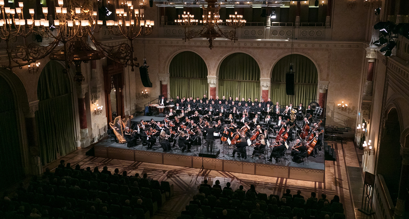 CONCERTO BUDAPEST <br>ORCHESTRA 2 Concerto Budapest Andrea Felvegi sl04 - Productions Internationales Albert Sarfati