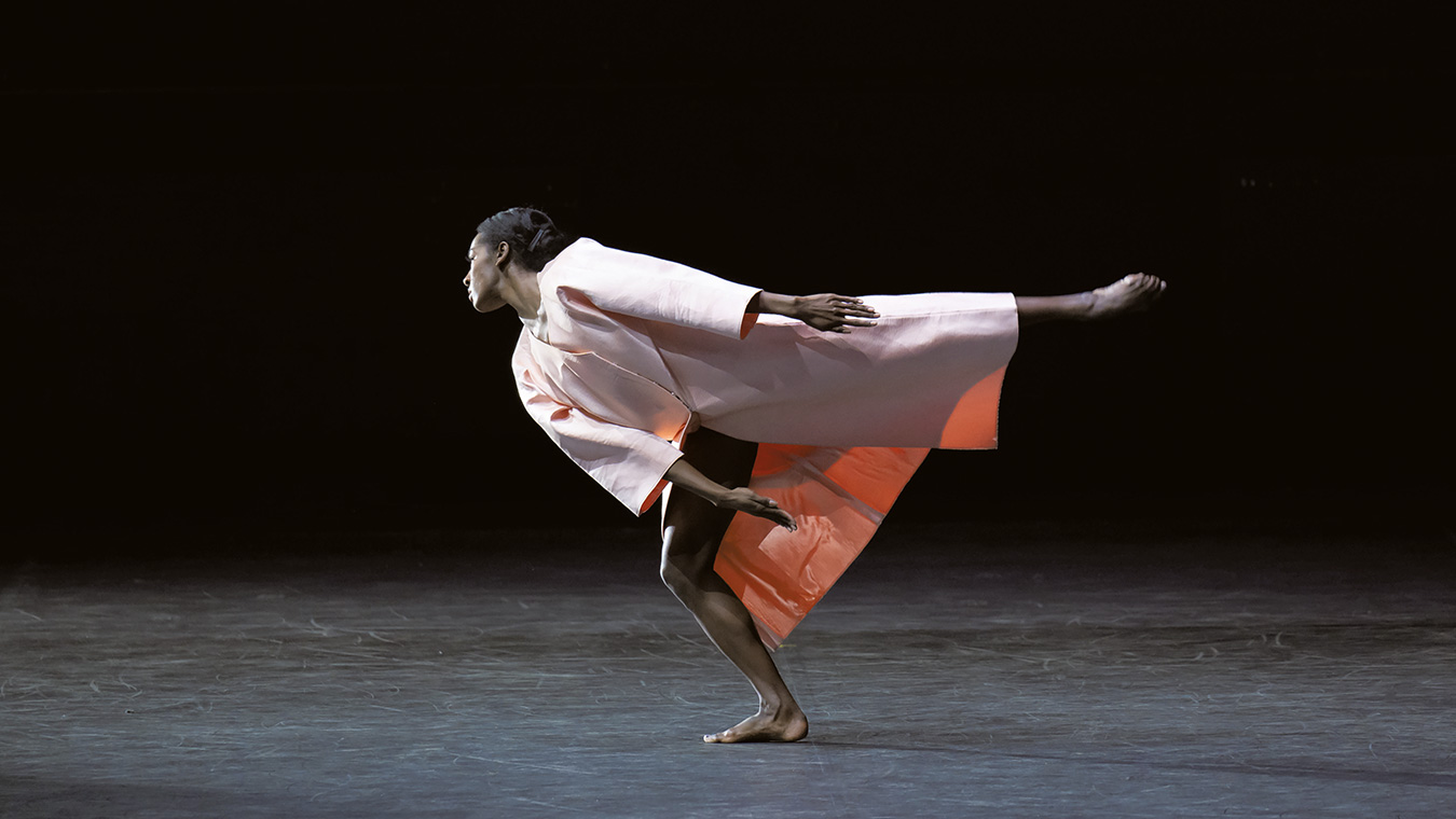BALLET DE LYON <br>EYAL | EK 2 BalletOperaDeLyon 26 27 Transcendanses PIAS 06 - Productions Internationales Albert Sarfati