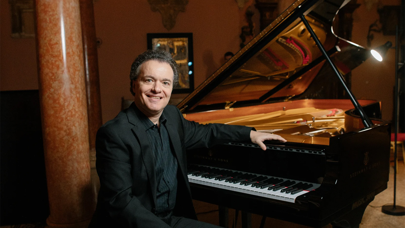 EVGENY KISSIN 4 Kissin 26 27 PIAS 04 - Productions Internationales Albert Sarfati